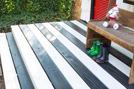 painted deck cleaning